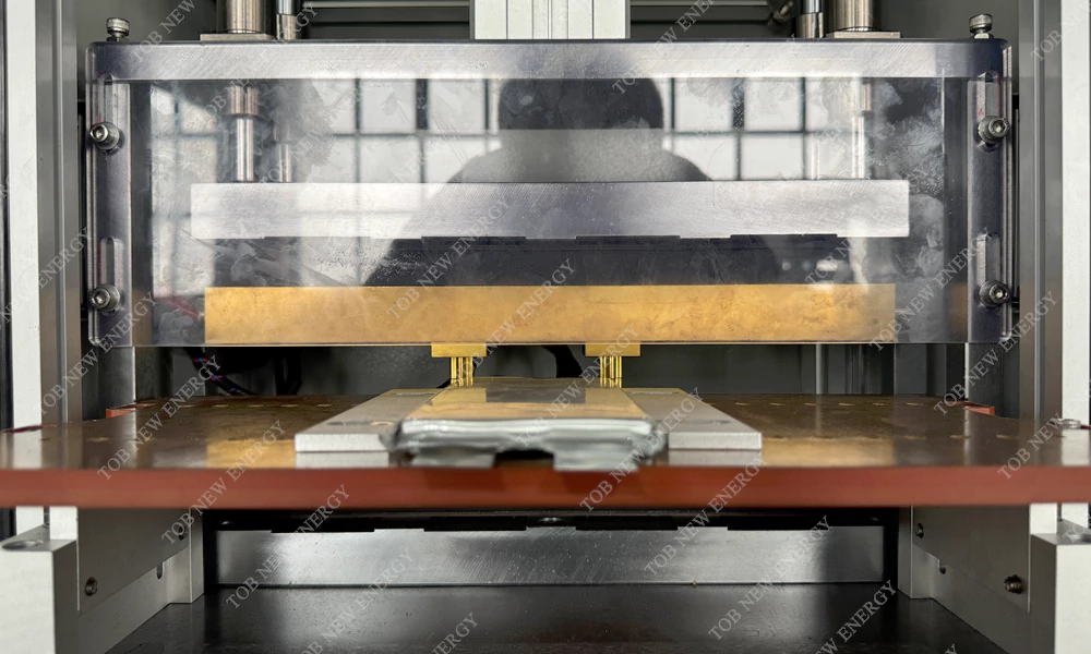 Corner-Punching-Machine-for-Pouch-Cell-Manufacturing