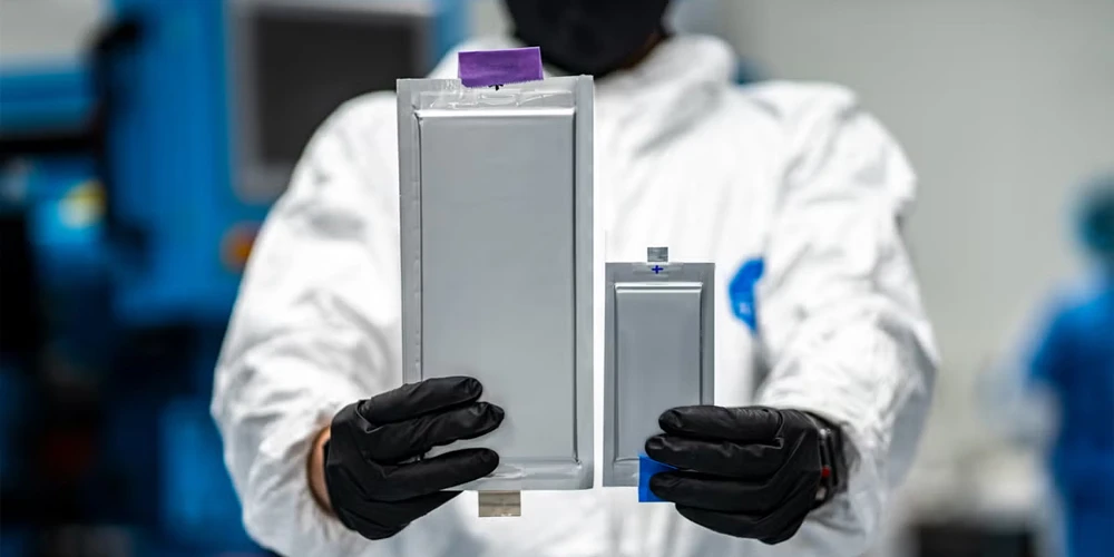 Solid state battery Solid state battery